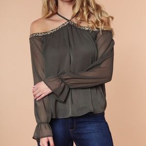 OFF SHOULDER EMBROIDERY BLOUSE [BVSB006018]